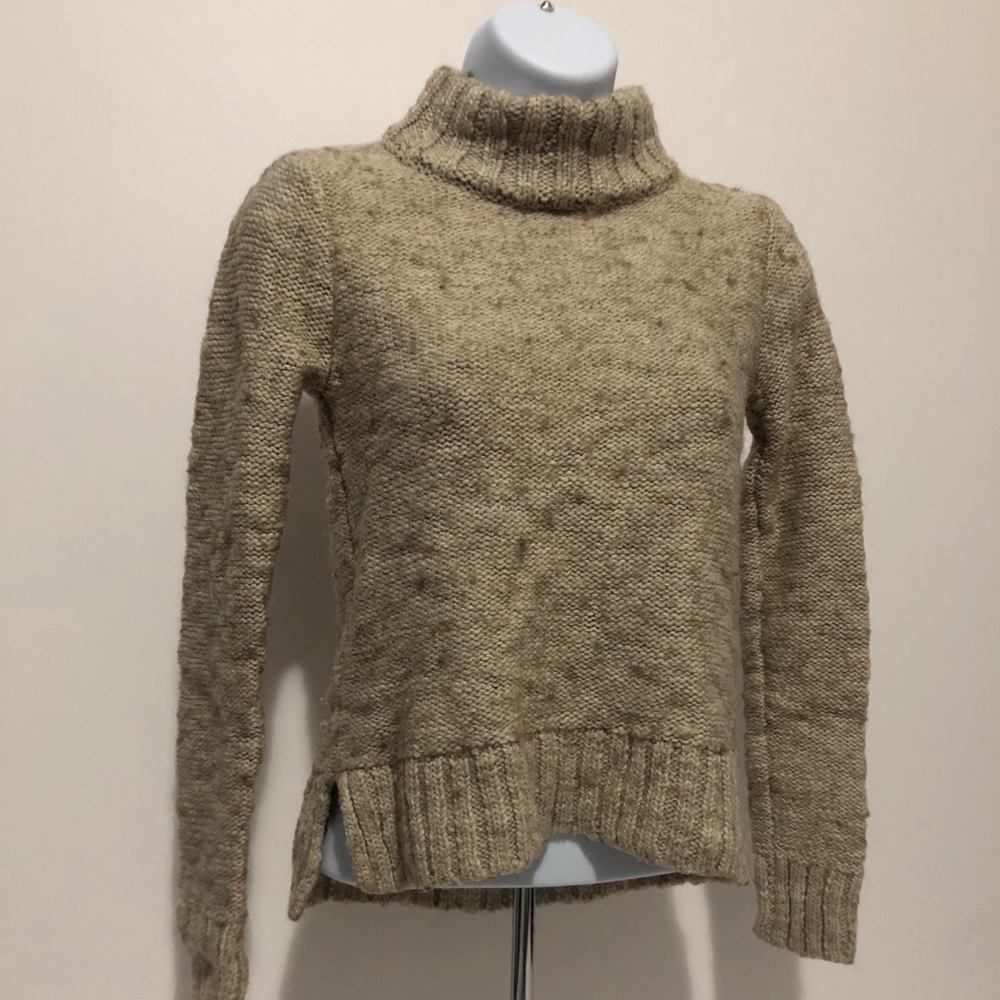 Hollister Sweater Size Extra Small Beige/ Tan